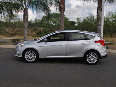 ford focus 2012 silver hatchback sel flex fuel 4 cylinders front wheel drive automatic 78550