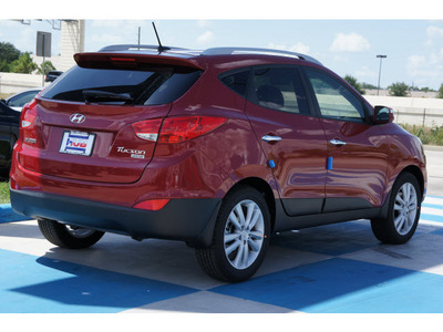 hyundai tucson 2013 garnet red suv limited gasoline 4 cylinders front wheel drive automatic 77094