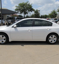 nissan altima 2008 white sedan 2 5 s gasoline 4 cylinders front wheel drive shiftable automatic 77074