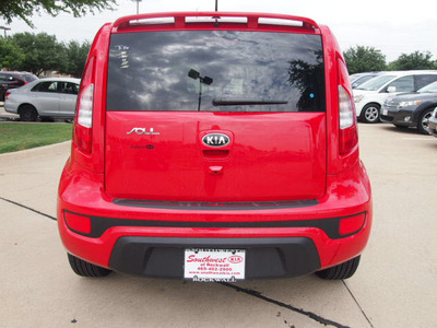 kia soul 2013 molten hatchback soul gasoline 4 cylinders front wheel drive automatic 75150