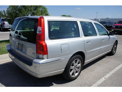 volvo v70 2005 silver wagon 2 5t gasoline 5 cylinders front wheel drive automatic 78729