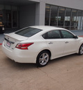 nissan altima 2013 white sedan 2 5 sv gasoline 4 cylinders front wheel drive automatic 76116