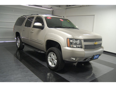 chevrolet suburban 2009 silver suv lt z71 flex fuel 8 cylinders 4 wheel drive automatic with overdrive 77630
