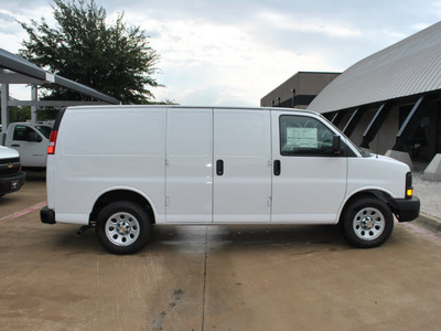 chevrolet express cargo 2012 white van 1500 gasoline 6 cylinders rear wheel drive automatic 76051
