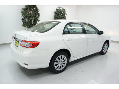 toyota corolla 2012 white sedan le gasoline 4 cylinders front wheel drive not specified 91731