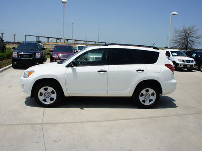 toyota rav4 2009 white suv rav4 gasoline 4 cylinders front wheel drive automatic 76137