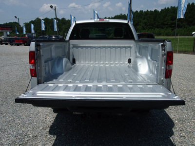 ford f 150 2008 silver pickup truck xl gasoline 6 cylinders 2 wheel drive automatic 27569