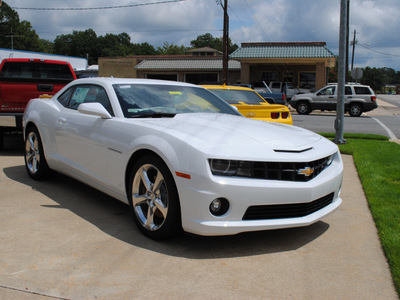 chevrolet camaro 2013 white coupe ss 8 cylinders automatic 27591