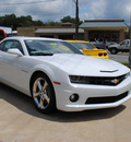 chevrolet camaro 2013 white coupe ss 8 cylinders automatic 27591