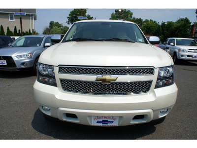 chevrolet tahoe 2009 white suv ltz 8 cylinders automatic 07507