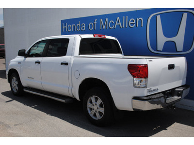 toyota tundra 2010 white grade gasoline 8 cylinders 2 wheel drive 6 speed automatic 78505