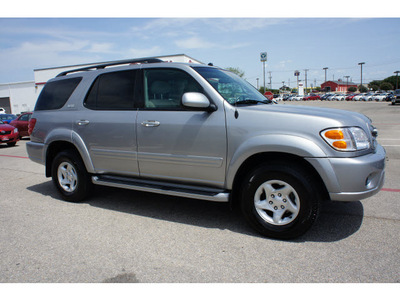 toyota sequoia 2001 silver suv sr5 8 cylinders dohc automatic 76543