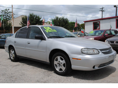 chevrolet classic 2004 silver sedan 4 cylinders automatic 77020