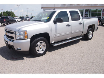 chevrolet silverado 1500 2011 silver lt 8 cylinders automatic 77074