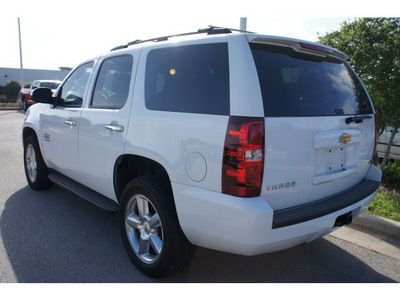 chevrolet tahoe 2011 white suv ls 8 cylinders automatic 78729