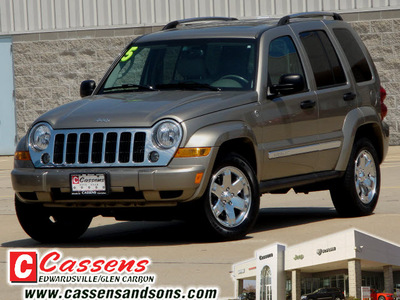 jeep liberty 2005 beige suv limited gasoline 6 cylinders 4 wheel drive automatic 62034