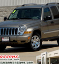 jeep liberty 2005 beige suv limited gasoline 6 cylinders 4 wheel drive automatic 62034