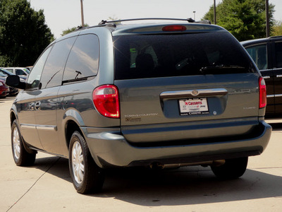 chrysler town country 2005 silver van touring gasoline 6 cylinders front wheel drive automatic 62034