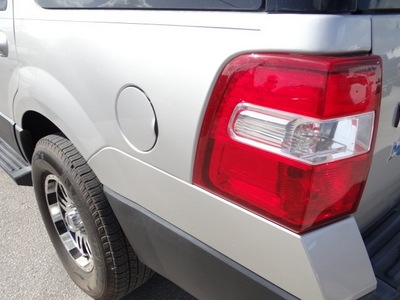 ford expedition 2007 silver suv gasoline 8 cylinders rear wheel drive automatic 77388