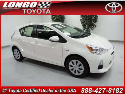 toyota prius c 2012 white two hybrid 4 cylinders front wheel drive not specified 91731