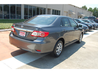 toyota corolla 2011 gray sedan le gasoline 4 cylinders front wheel drive automatic with overdrive 77706