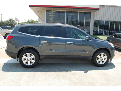 chevrolet traverse 2010 gray suv lt gasoline 6 cylinders front wheel drive automatic with overdrive 77706