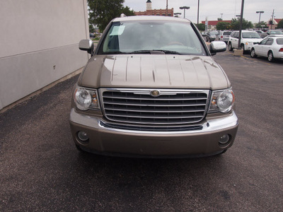 chrysler aspen 2007 beige suv limited gasoline 8 cylinders 4 wheel drive automatic 79407