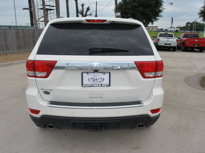 jeep grand cherokee 2012 white suv overland gasoline 8 cylinders 4 wheel drive automatic 75067