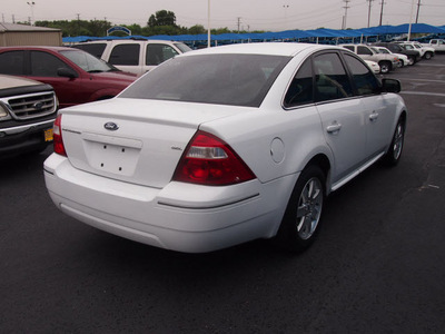 ford five hundred 2006 white sedan sel gasoline 6 cylinders front wheel drive automatic 76234