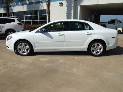 chevrolet malibu 2012 white sedan ls gasoline 4 cylinders front wheel drive automatic 78155