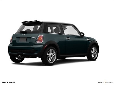 mini cooper 2008 hatchback s gasoline 4 cylinders front wheel drive not specified 77338