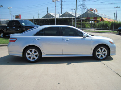 toyota camry 2007 silver sedan se v6 gasoline 6 cylinders front wheel drive automatic with overdrive 77469