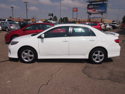 toyota corolla 2012 white sedan s gasoline 4 cylinders front wheel drive automatic 79065