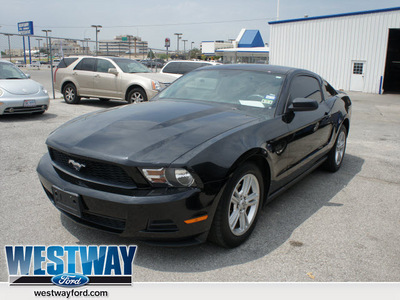 ford mustang 2010 black coupe v6 gasoline 6 cylinders rear wheel drive automatic 75062