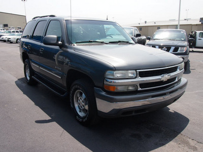 chevrolet tahoe 2002 dk  gray suv lt flex fuel 8 cylinders rear wheel drive automatic 76234