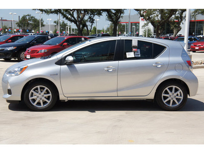 toyota prius 2012 silver hatchback hybrid 4 cylinders front wheel drive automatic 78232