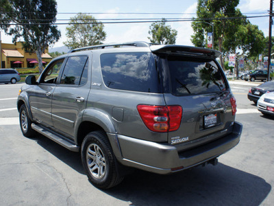 toyota sequoia 2004 dk  gray suv limited gasoline 8 cylinders rear wheel drive automatic 92882