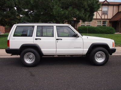 jeep cherokee 2000 white suv se auto 4x4 gasoline 6 cylinders 4 wheel drive automatic 80012