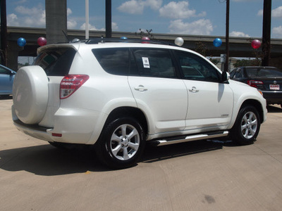 toyota rav4 2012 white suv limited gasoline 6 cylinders 2 wheel drive automatic 78232