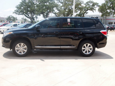 toyota highlander 2012 black suv gasoline 4 cylinders front wheel drive automatic 78232