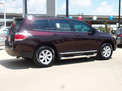 toyota highlander 2012 dk  red suv se gasoline 6 cylinders front wheel drive automatic 78232