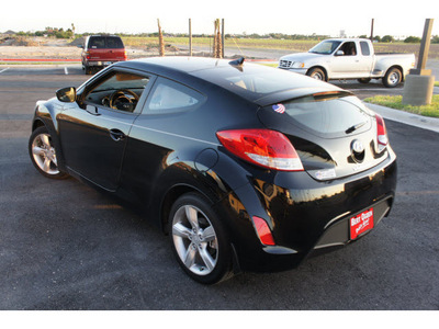 hyundai veloster 2013 black coupe gasoline 4 cylinders front wheel drive automatic 78550