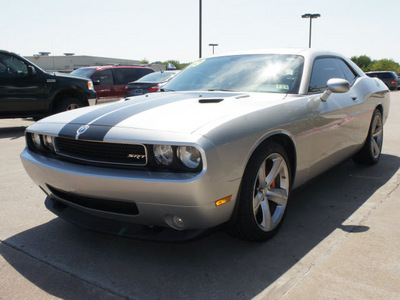 dodge challenger 2009 bright silver metal coupe srt8 gasoline 8 cylinders rear wheel drive shiftable automatic 75070