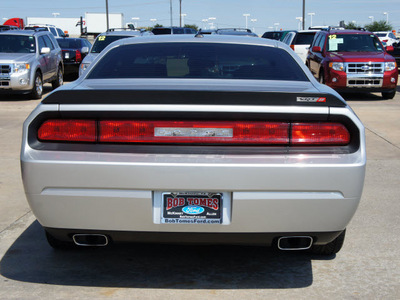 dodge challenger 2009 bright silver metal coupe srt8 gasoline 8 cylinders rear wheel drive shiftable automatic 75070