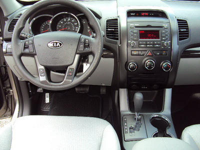 kia sorento 2013 silver lx gasoline 4 cylinders front wheel drive automatic 32901