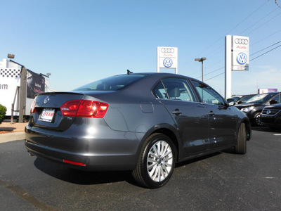 volkswagen jetta 2013 gray sedan tdi diesel 4 cylinders front wheel drive 6 speed automatic 46410