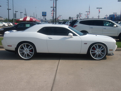 dodge challenger 2011 white coupe srt8 392 gasoline 8 cylinders rear wheel drive automatic 77090