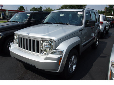 jeep liberty 2012 silver suv sport gasoline 6 cylinders 4 wheel drive automatic 07730