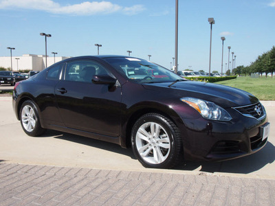 nissan altima 2010 dk  red coupe 2 5 s gasoline 4 cylinders front wheel drive automatic 76018