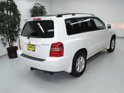toyota highlander 2002 white suv limited gasoline 6 cylinders front wheel drive automatic 91731